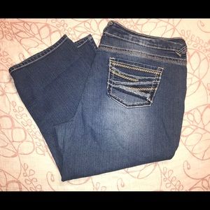 Maurices Capris - Size 22